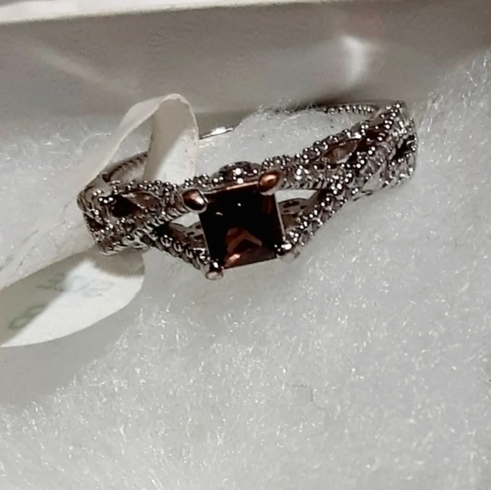 Cocoa Pops Quartz, White Topaz Middle Finger Ring